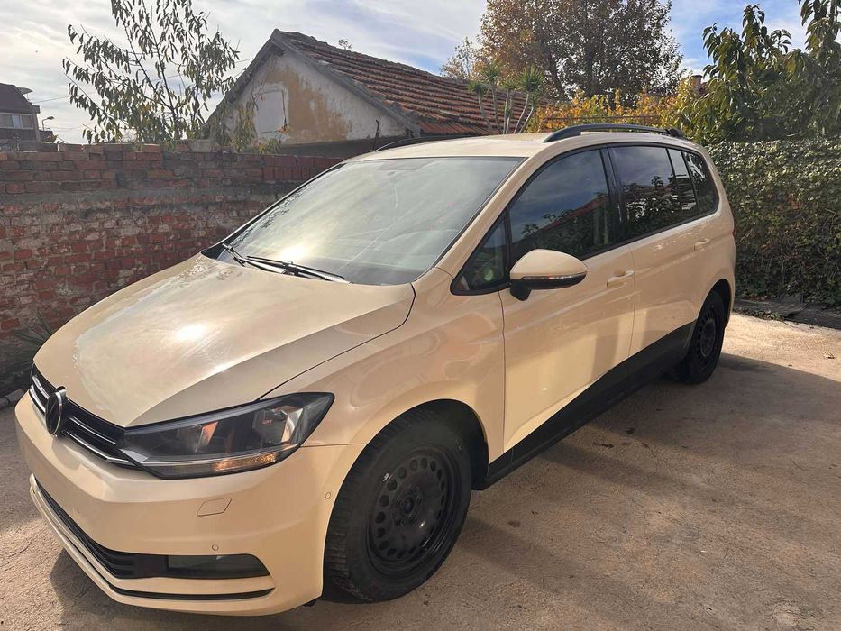 Продавам VW Touran 2.0 TDI 2019 DSG 116 к.с.