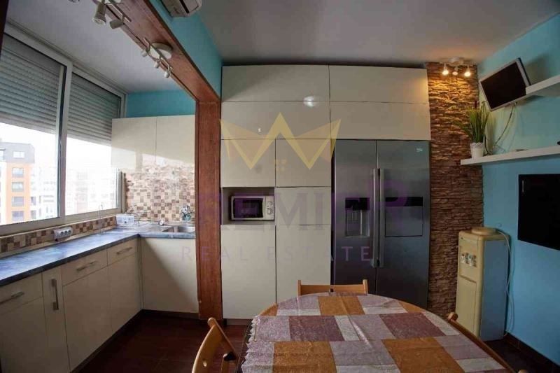 3-стаен в София-Център площ 85 цена 290000