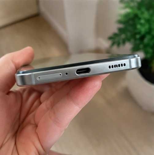 Samsung A56 256 5G eSIM в отличном