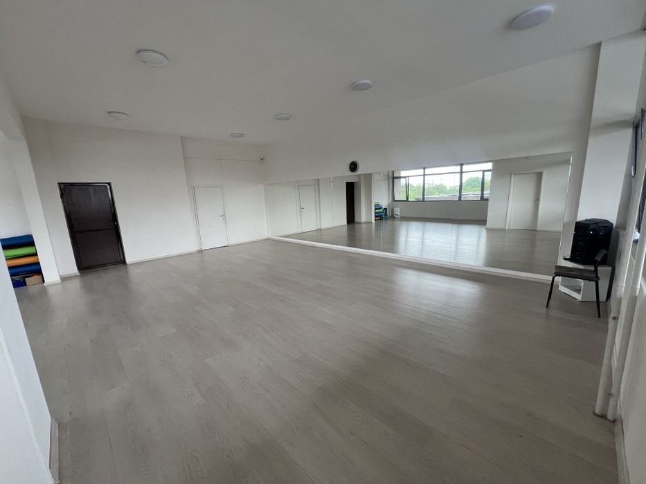 Дава се под наем Зала за събития в Пловдив, Тракия -  кв.м за 40.8 € - Снимка #1