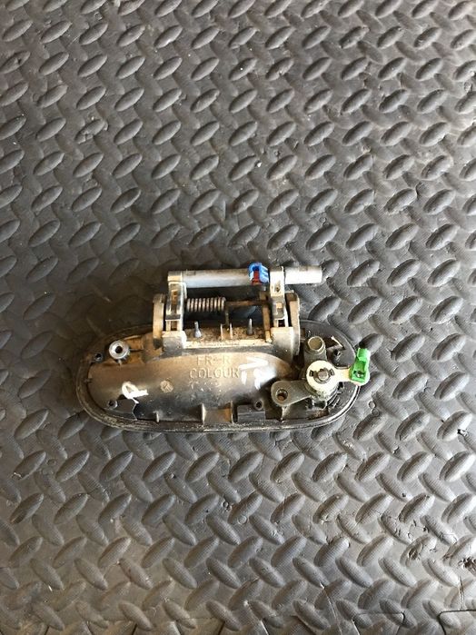 Външна дръжка за предна дясна врата черна за Nissan Almera N16 (2002) SA830613