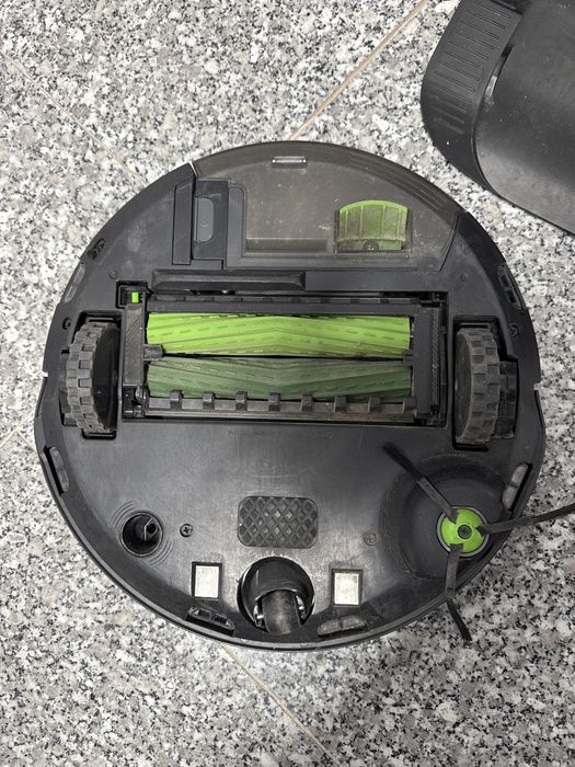 Robot aspirator iRobot Combo j5+ stricat