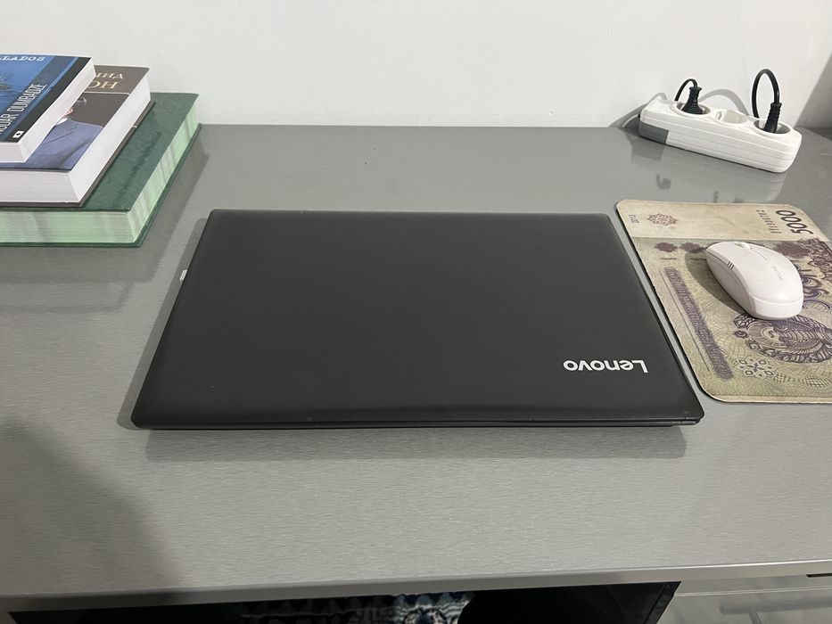 Ноутбук. Компьютер. Ленова