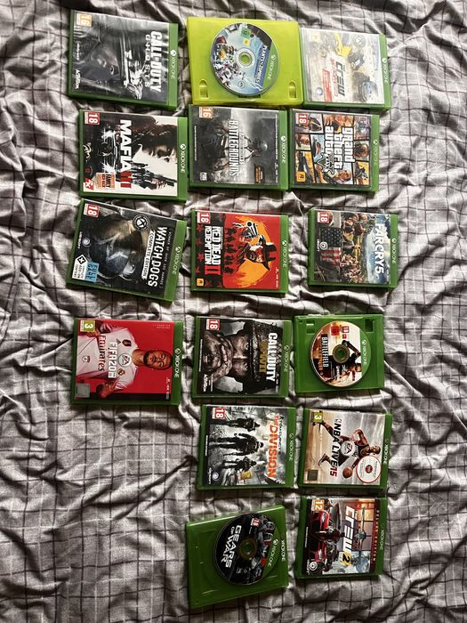 Vand sau schimb xbox one s 500g cu pc