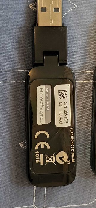Plantronics BT300 Dongle si Plantronics D100A-M Dongle