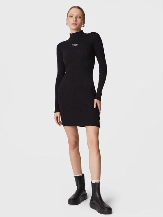 Calvin Klein jeans рипс рокля M/L размер