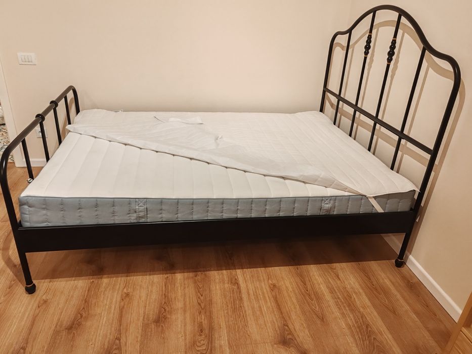 Pat cadru metalic IKEA