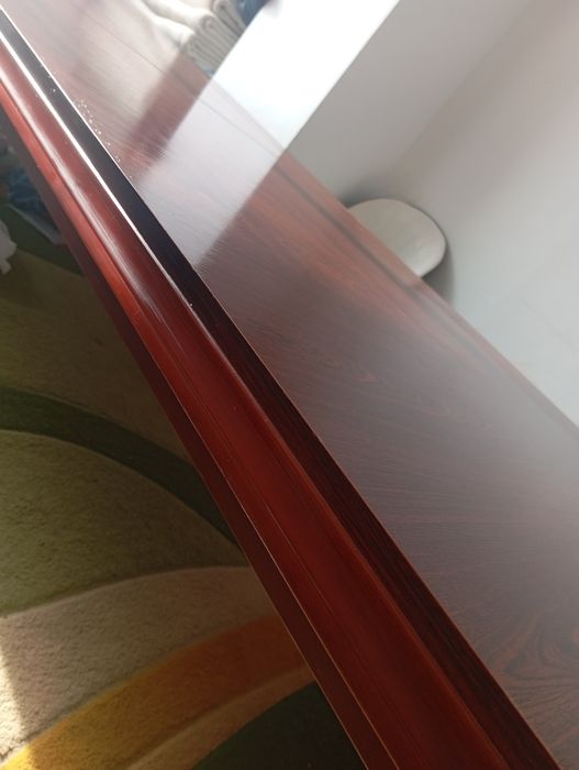 Шикарный стол в отличном состоянии