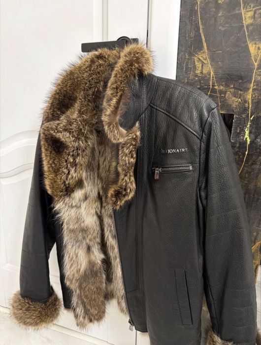 Geaca din piele cu blana de Lup