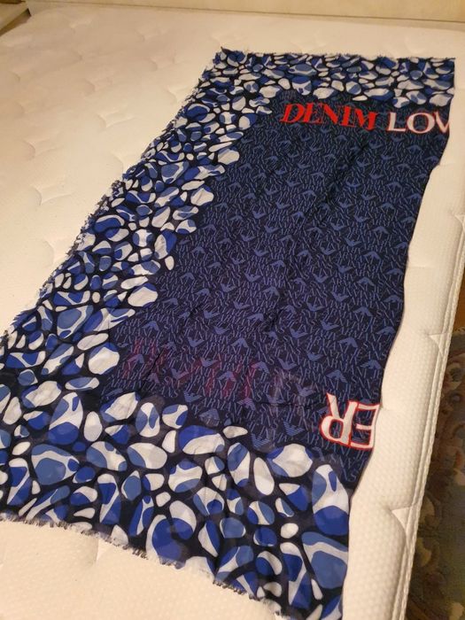 Esarfa Armani bleumaren