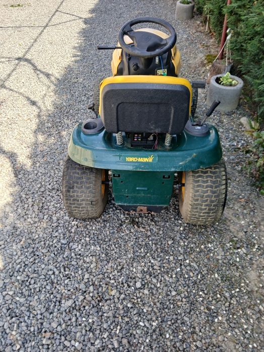 Tractoras gazon yard man 15 cp