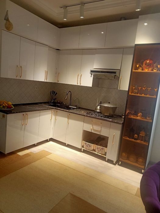 Эски шахар, Чехова кучадан, 6 сотихли ховли сотилади.