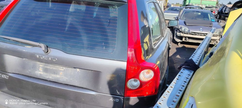Dezmembrez Volvo XC90 - 1 (2002 - 2006), 2.4 D5244T4, manual, D5244T4