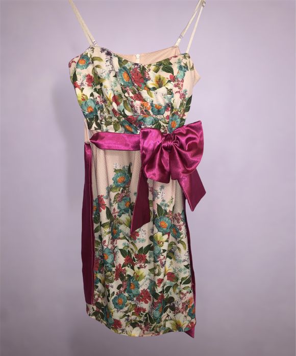 Къса рокля на цветя