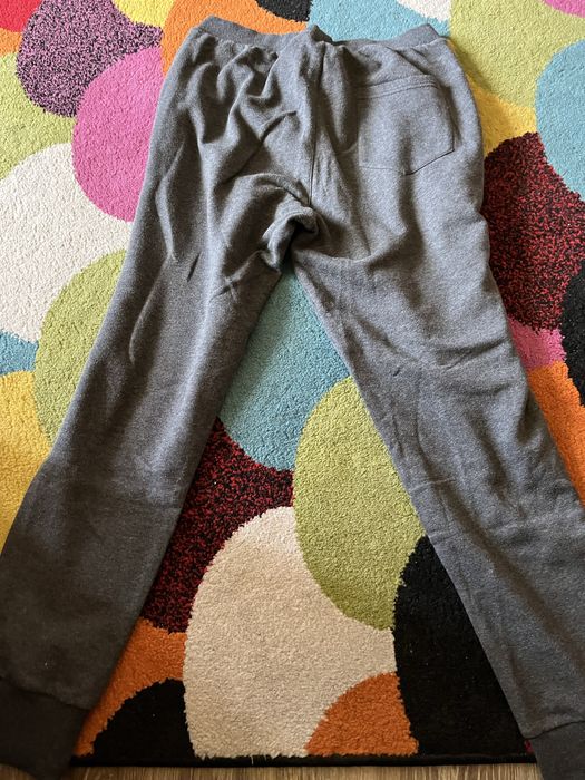 Vând pantaloni de bumbac Adidas