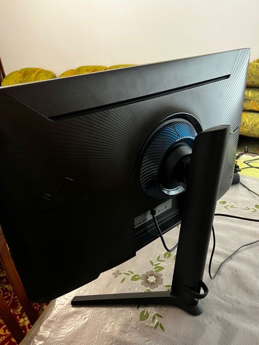 Монитор 27" Samsung