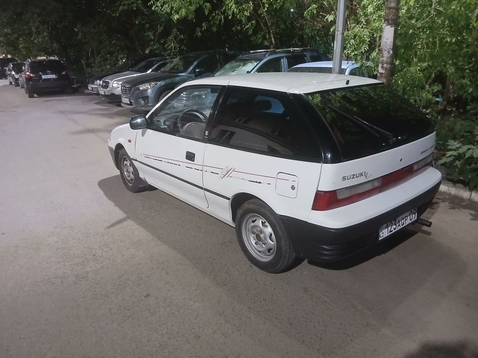 Сузуки свифт 1.3 1993год