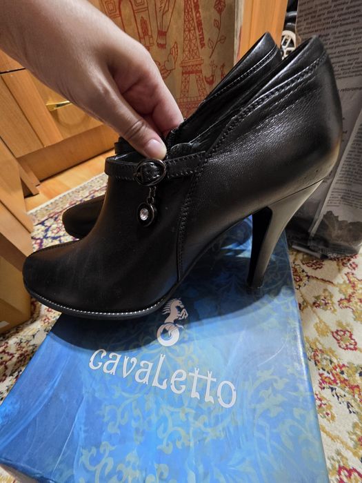 Туфли от бренда Cavaletto