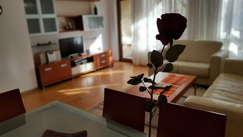 Дава се под наем Тристаен апартамент в Варна, Спортна зала - 86 кв.м за 700 € - Снимка #1