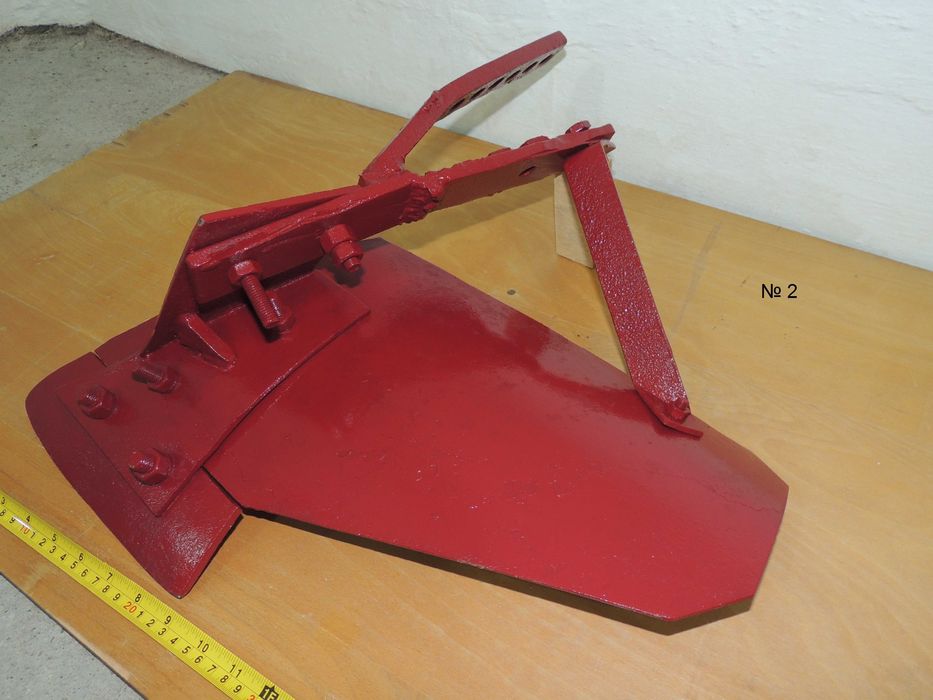 Браздир /лястовица/ с 2 отвора за култиватор. Менгеме. Плуг