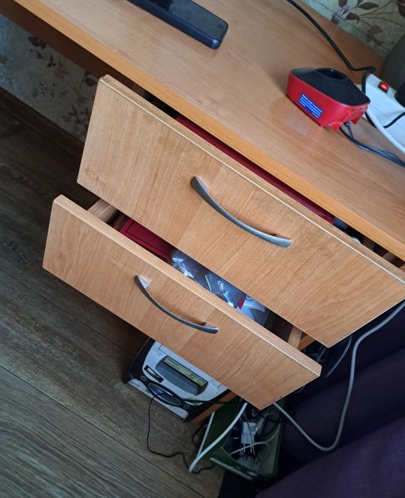 Стол в отличном состоянии