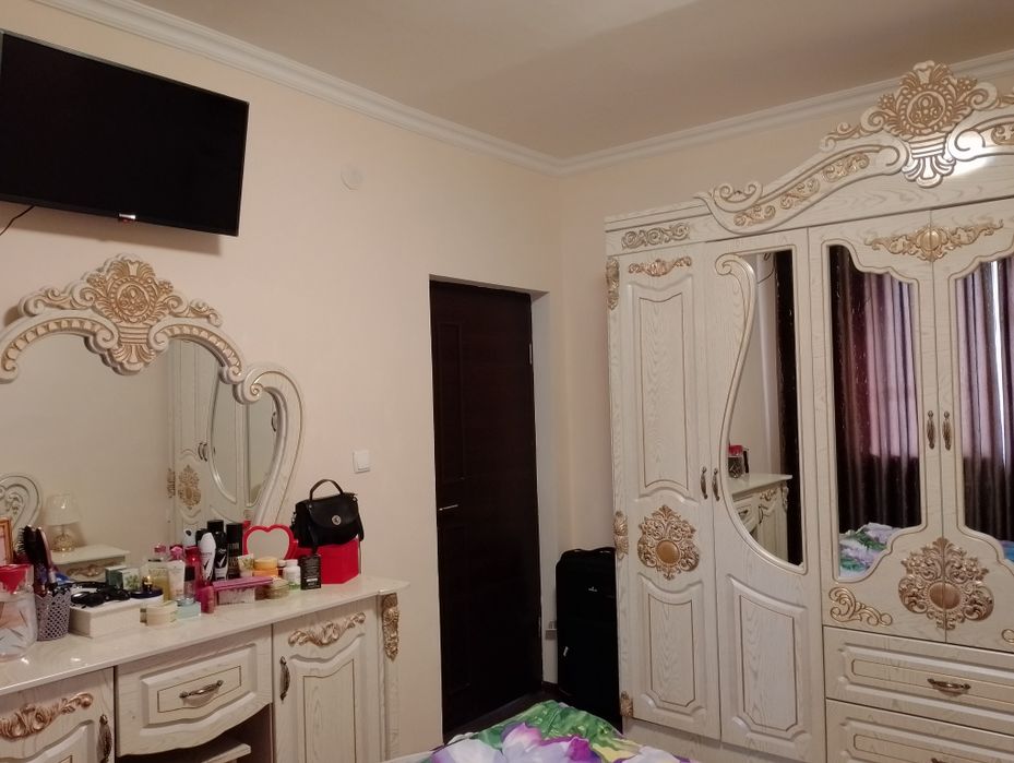 2020 yilda qurilgan  dom sotiladi mebel parda gilam qoladi