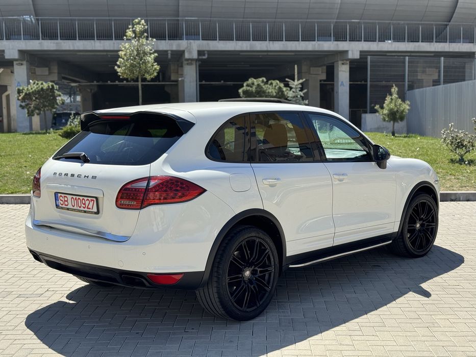 Porsche Cayenne 3.0d - Interior Turbo - Jante 21 - Garantie 12 LUNI ! RAR Efectuat