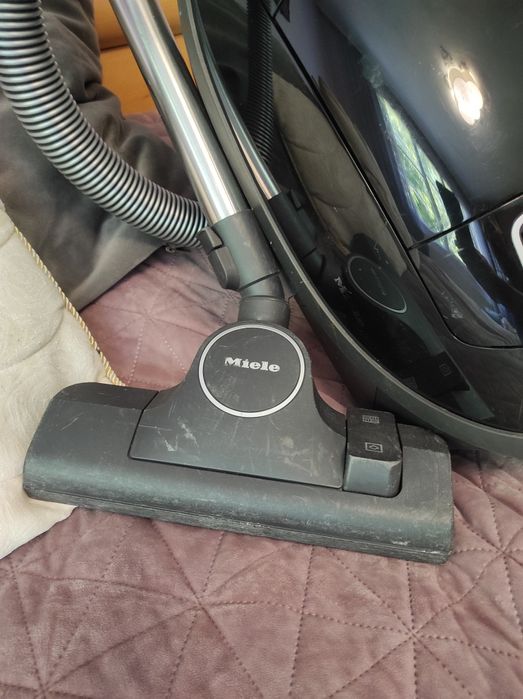 Прахосмукачка Миеле / Miele Complete C3