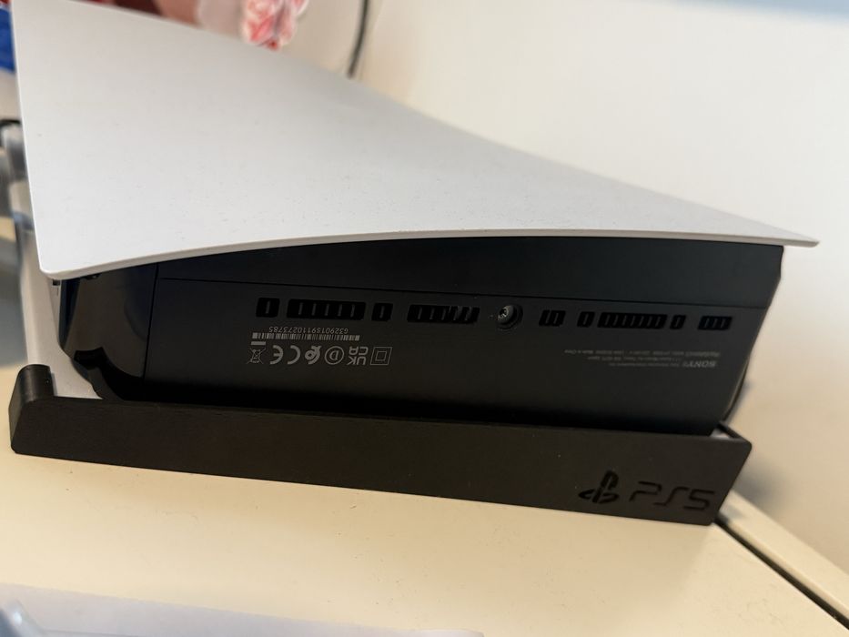 Ps5 digital + 2 controllere