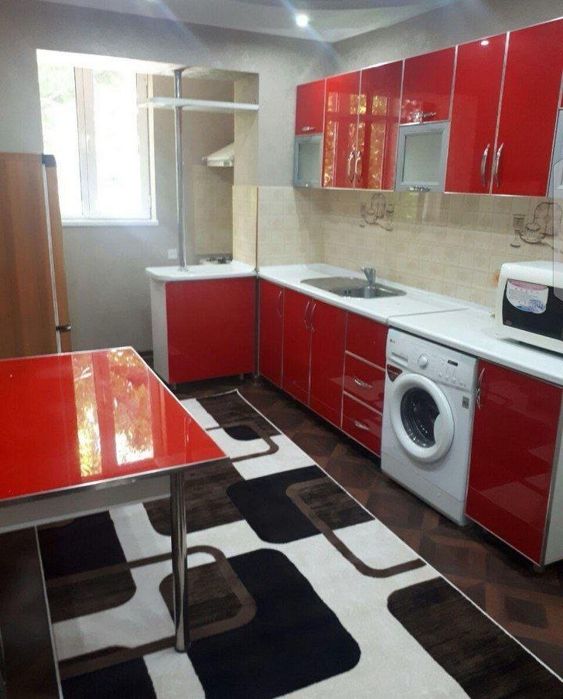 Hamid Olimjon metrosi yaqnida arenda