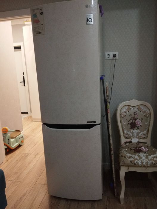 Продам холодильник