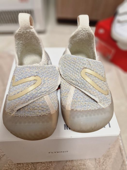 Боси обувки Nike