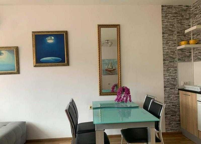 Дава се под наем Двустаен апартамент в Бургас, Център - 60 кв.м за 408 € - Снимка #4