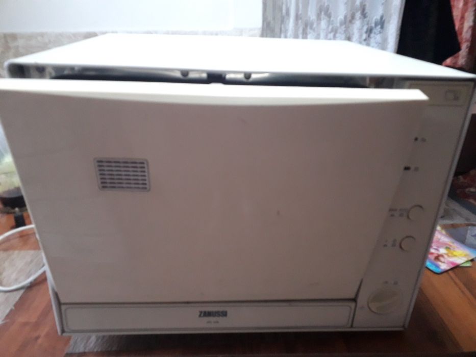 Посудомоечная машина zanussi zdc 240