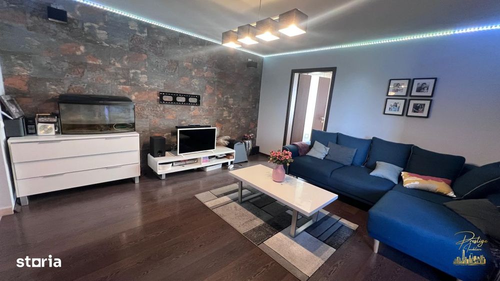 Apartament cu 4 camere de vanzare in zona Splaiul Crisanei - Oradea