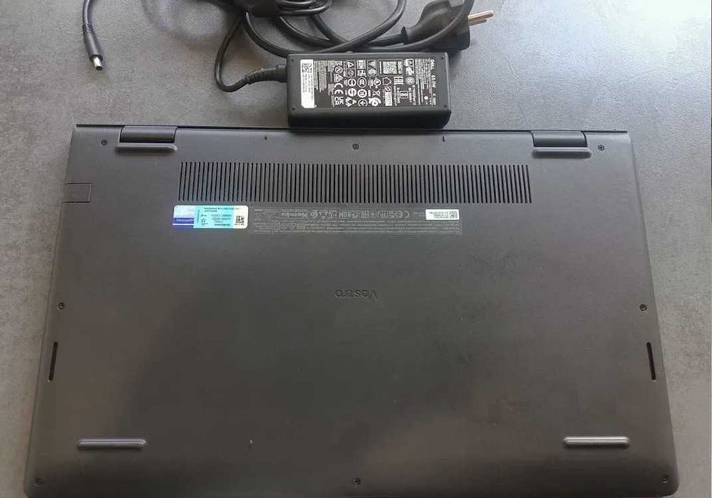Laptop Dell Vostro 15 3510 – i5 Gen 11 / 8GB RAM / SSD 256GB NVMe (Aspect Excelent)