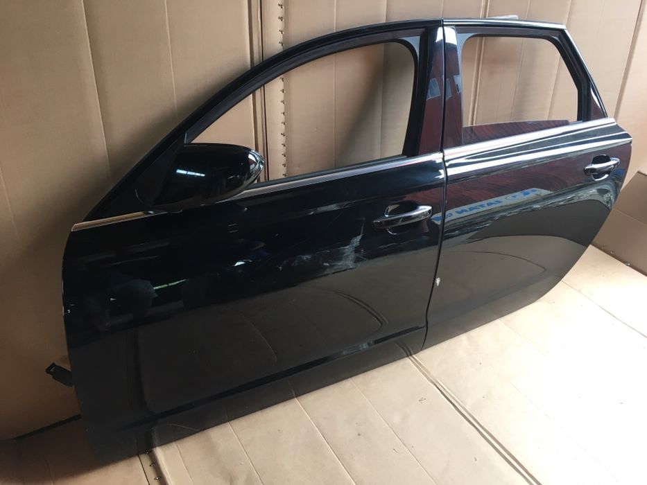 Usa stanga fata audi a6 4g. Usa stanga spate audi RS6 . Negru