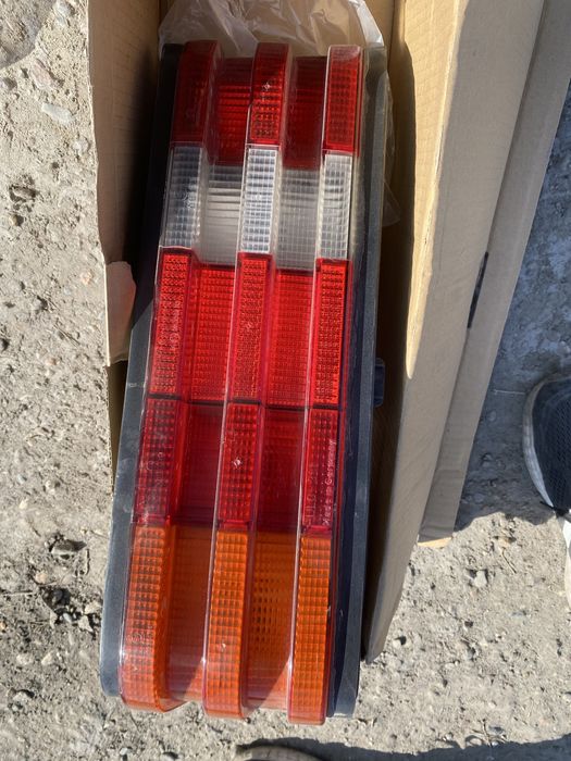 Задняя фара Мерс 190