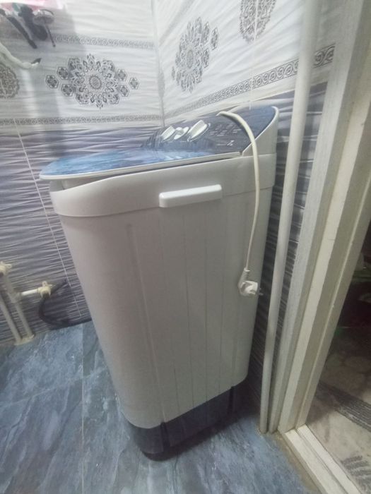 Кир ювиш мошинаси сотилади.