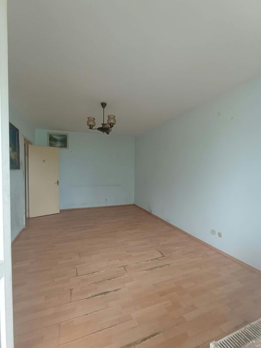 Vand apartament 3 camere in Prelungirea Ferentari