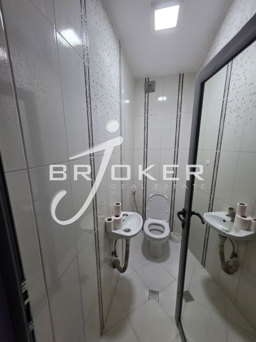 Дава се под наем Офис в Кърджали, Център - 80 кв.м за 229.5 € - Снимка #5