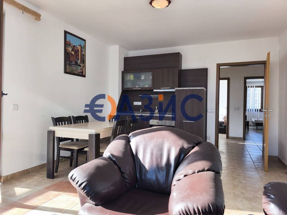 Апартамент с 2 спални в жилищна сграда на първа линия, Паркомясто, без