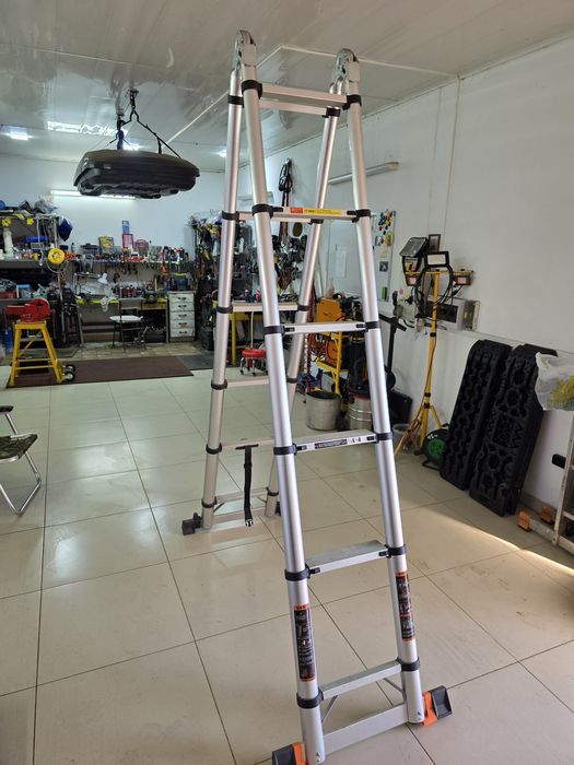 Продам лестницу стремянка.