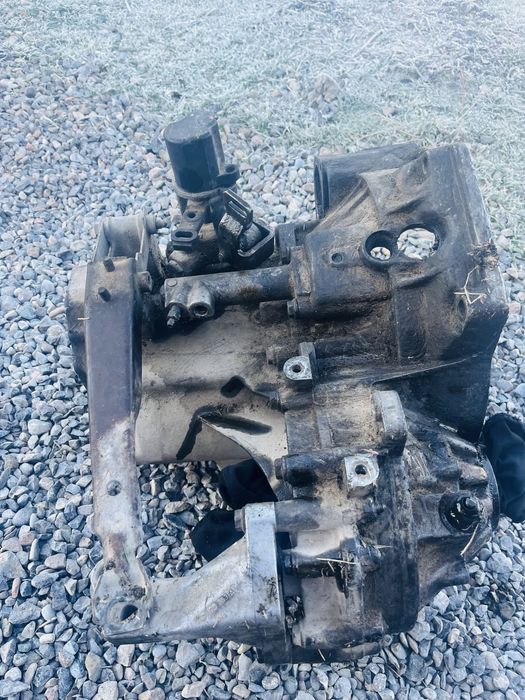 Каробка пассат б3 1.8