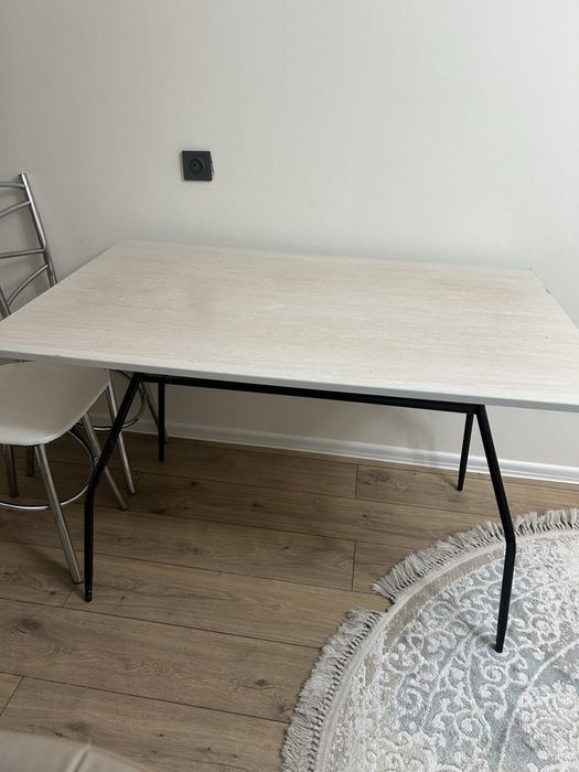 Стол кухонный продам срочна