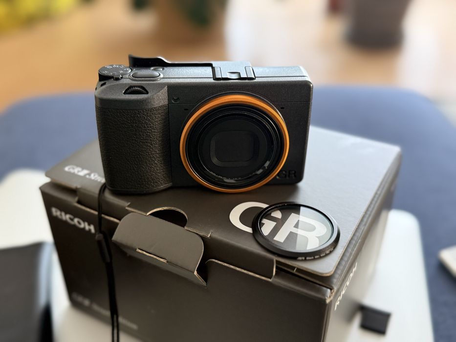 Ricoh GR 3. Camera foto Ricoh.
