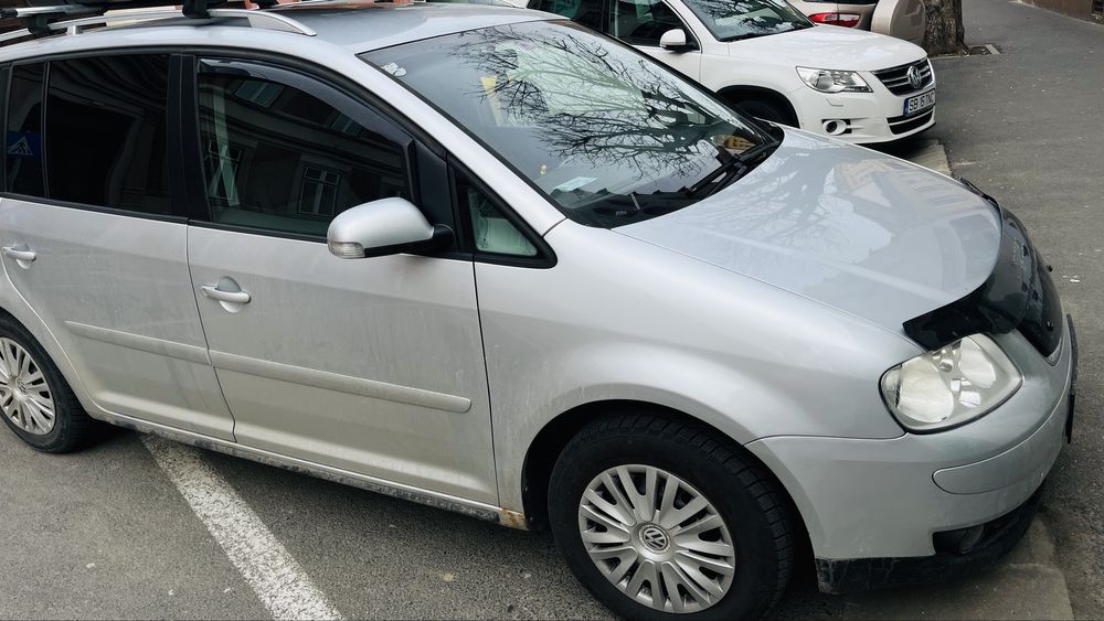 Vand 2200eur sau schimb cu benzina motor mic Vw Touran 2005 pornire mo