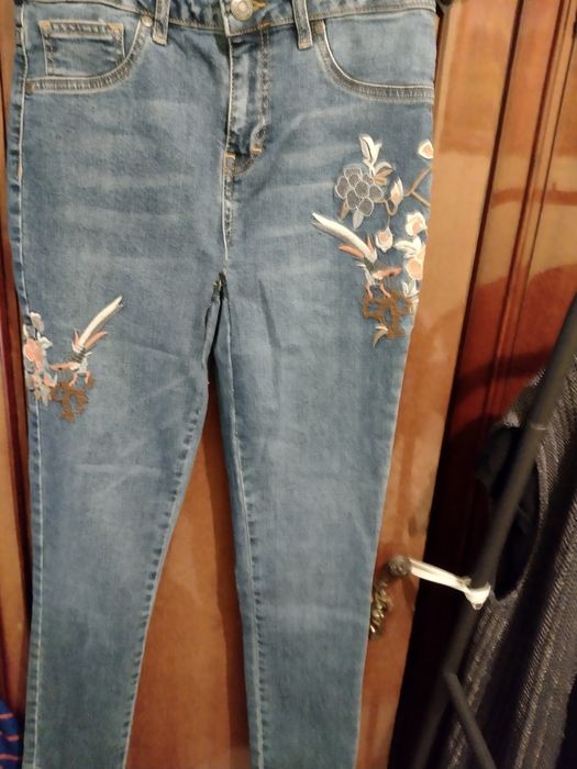 Pantaloni trening, blugi și pantaloni stofa .