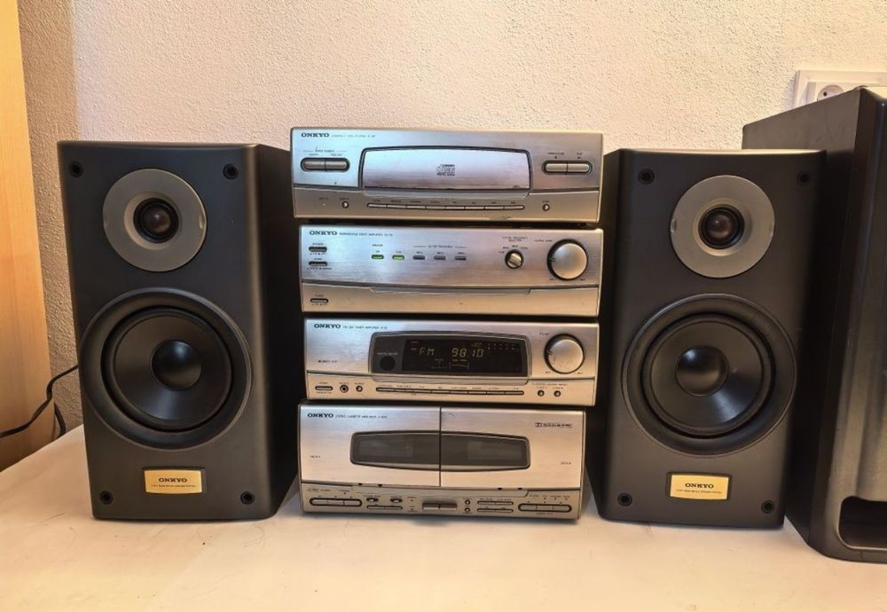 Amplificator Onkyo cd-player, deck, tuner, boxe