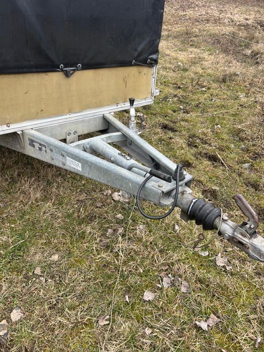 Vând remorca peste 2000kg